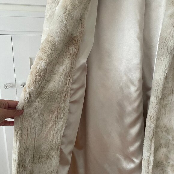 Lily Ashwell Teddy Coat (RARE) | Size XS - Picture 4 of 6